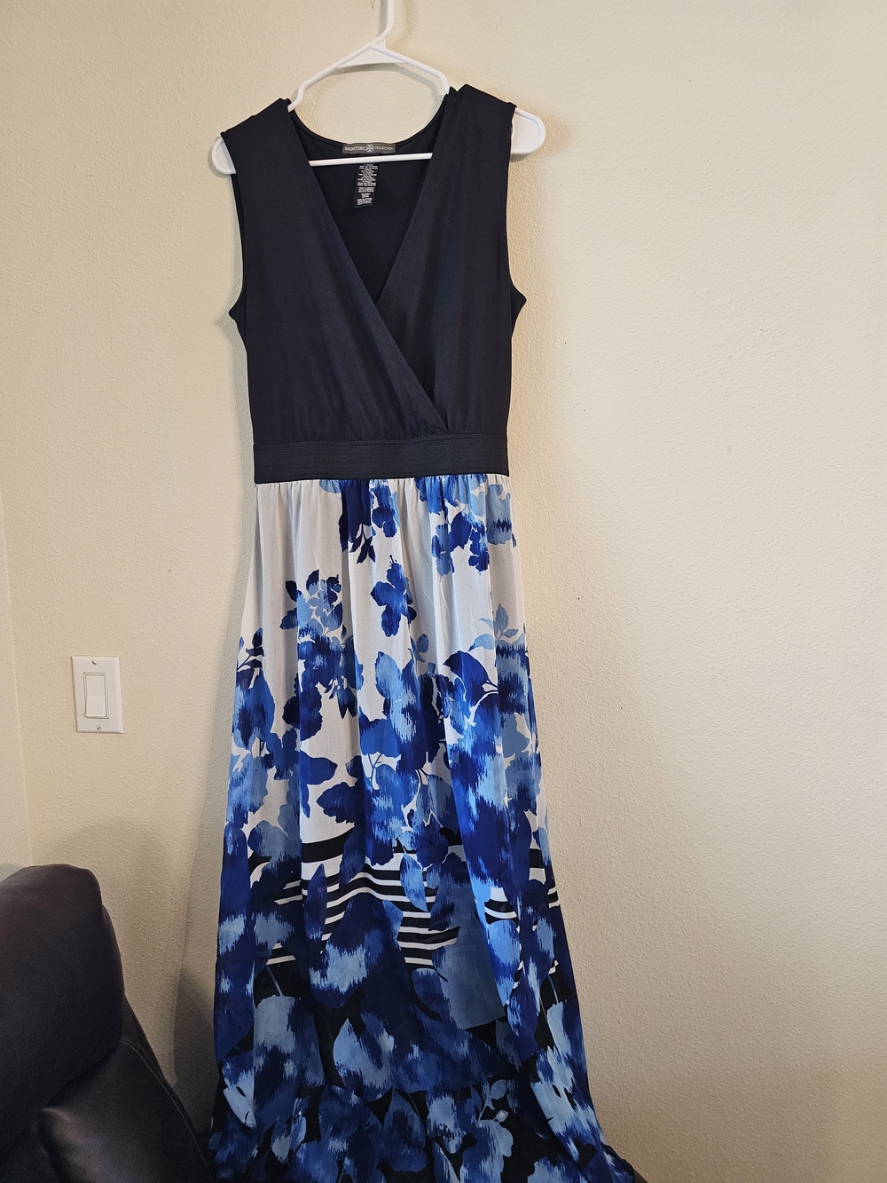 Signature Collection Sleeveless Navy & Blue Floral Maxi Dress